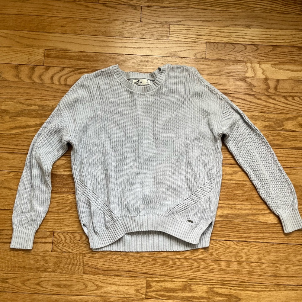 Hollister Women’s Light Blue Sweater
